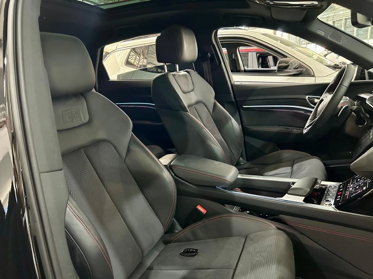 AUDI E-TRON