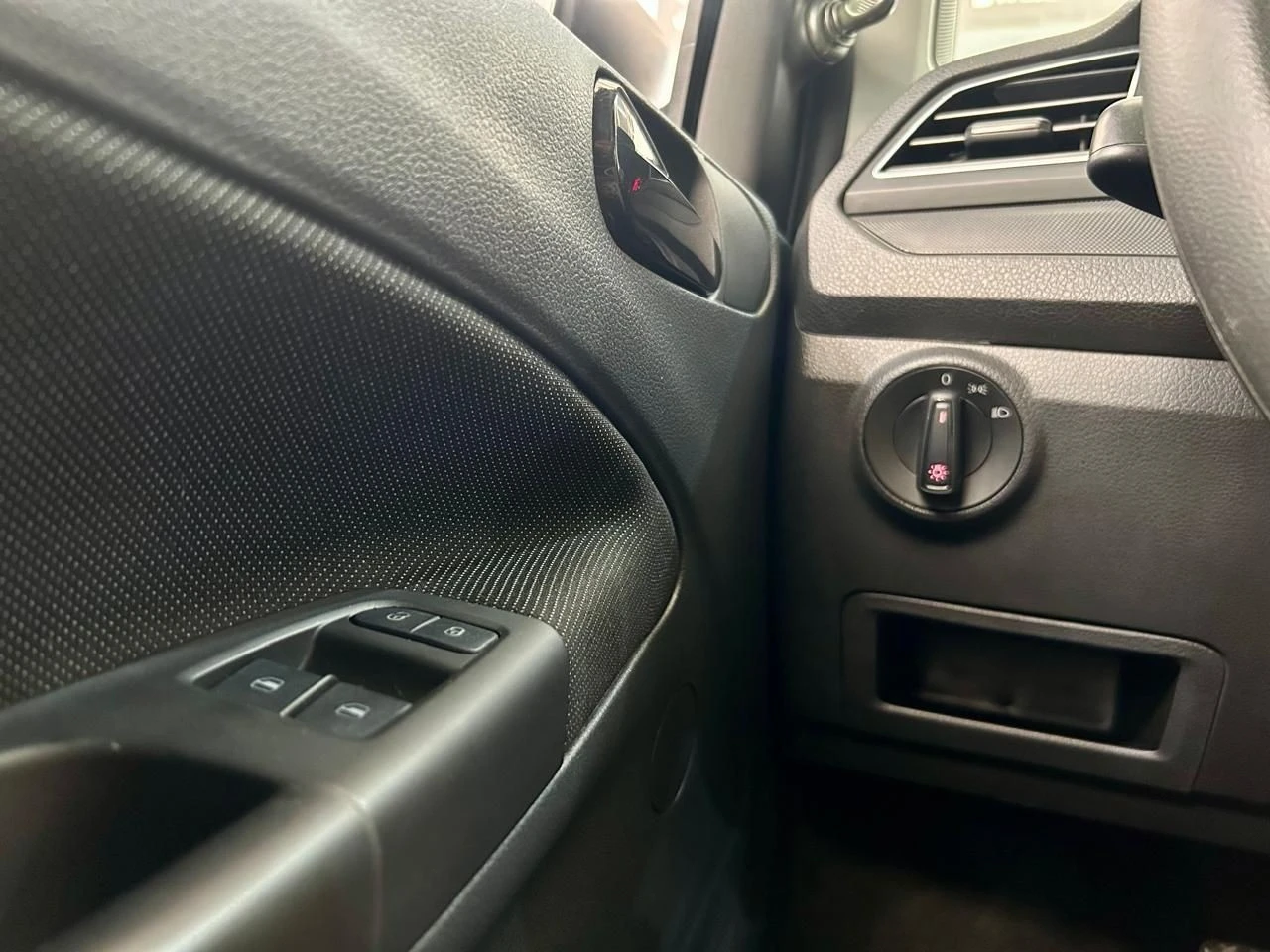 VOLKSWAGEN VOYAGE