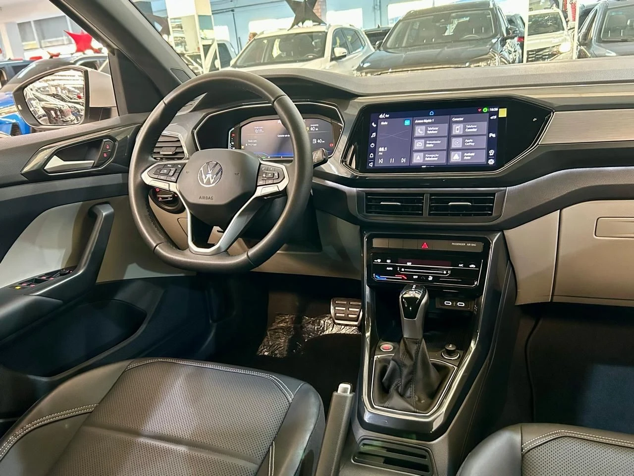 VOLKSWAGEN T-CROSS
