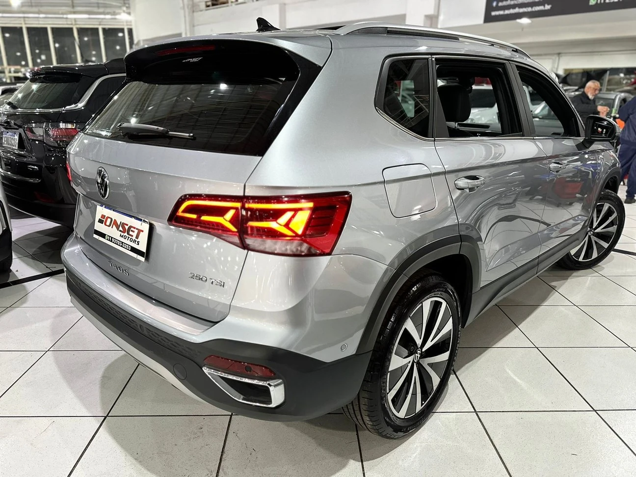 VOLKSWAGEN TAOS