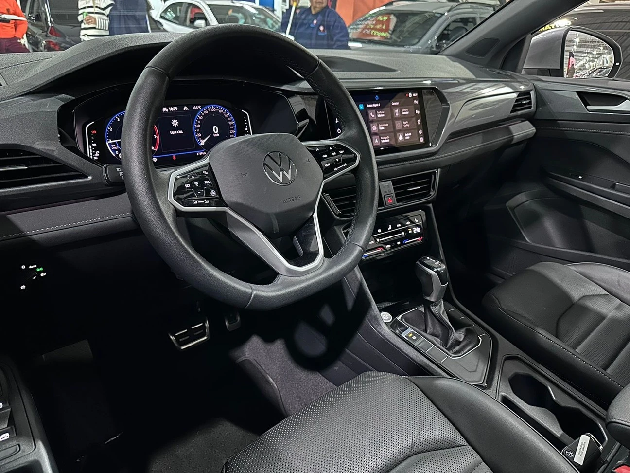 VOLKSWAGEN TAOS