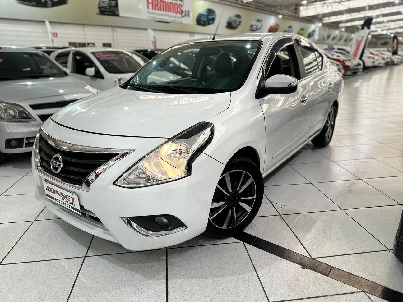 NISSAN VERSA