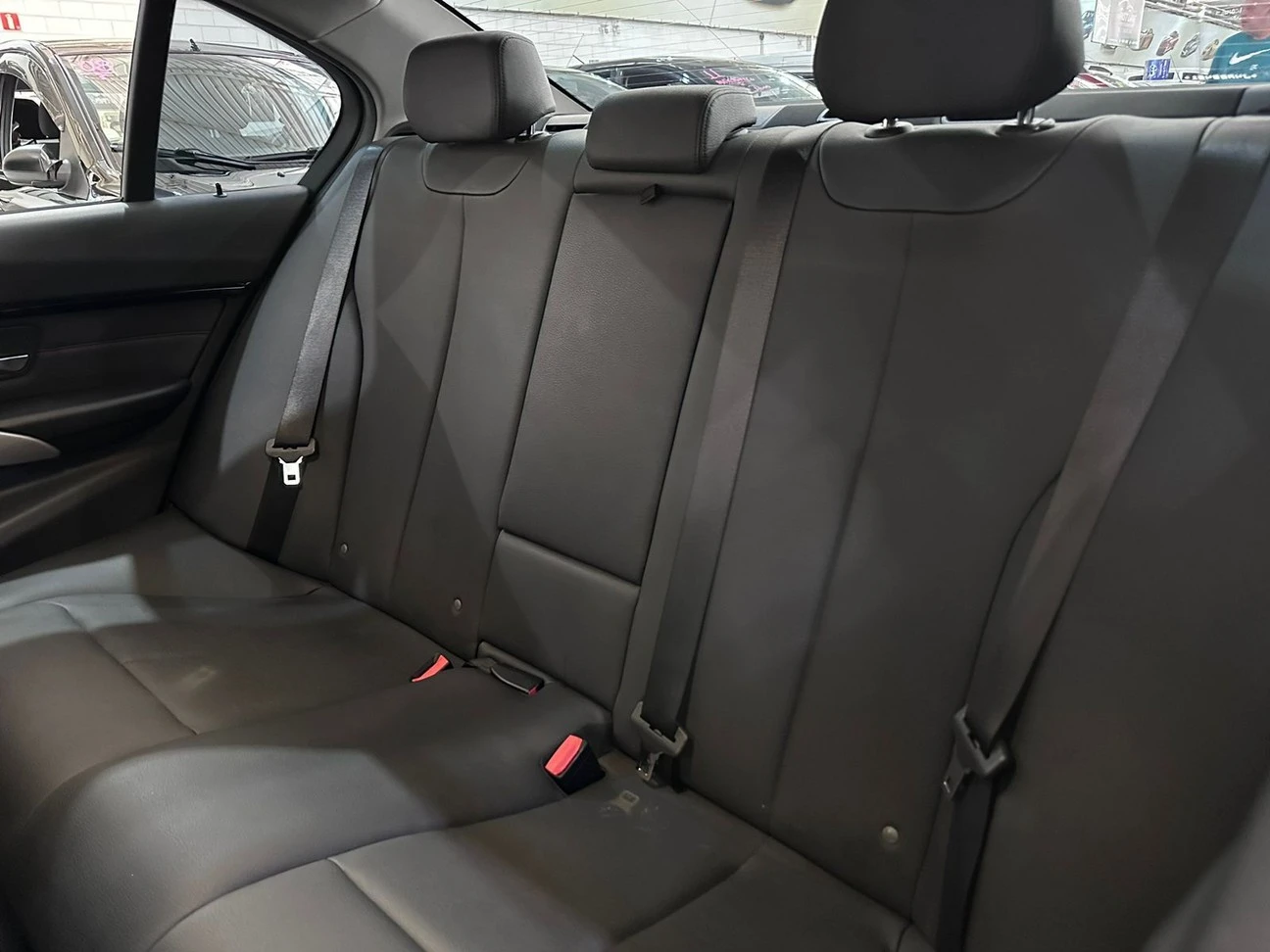 BMW 320I