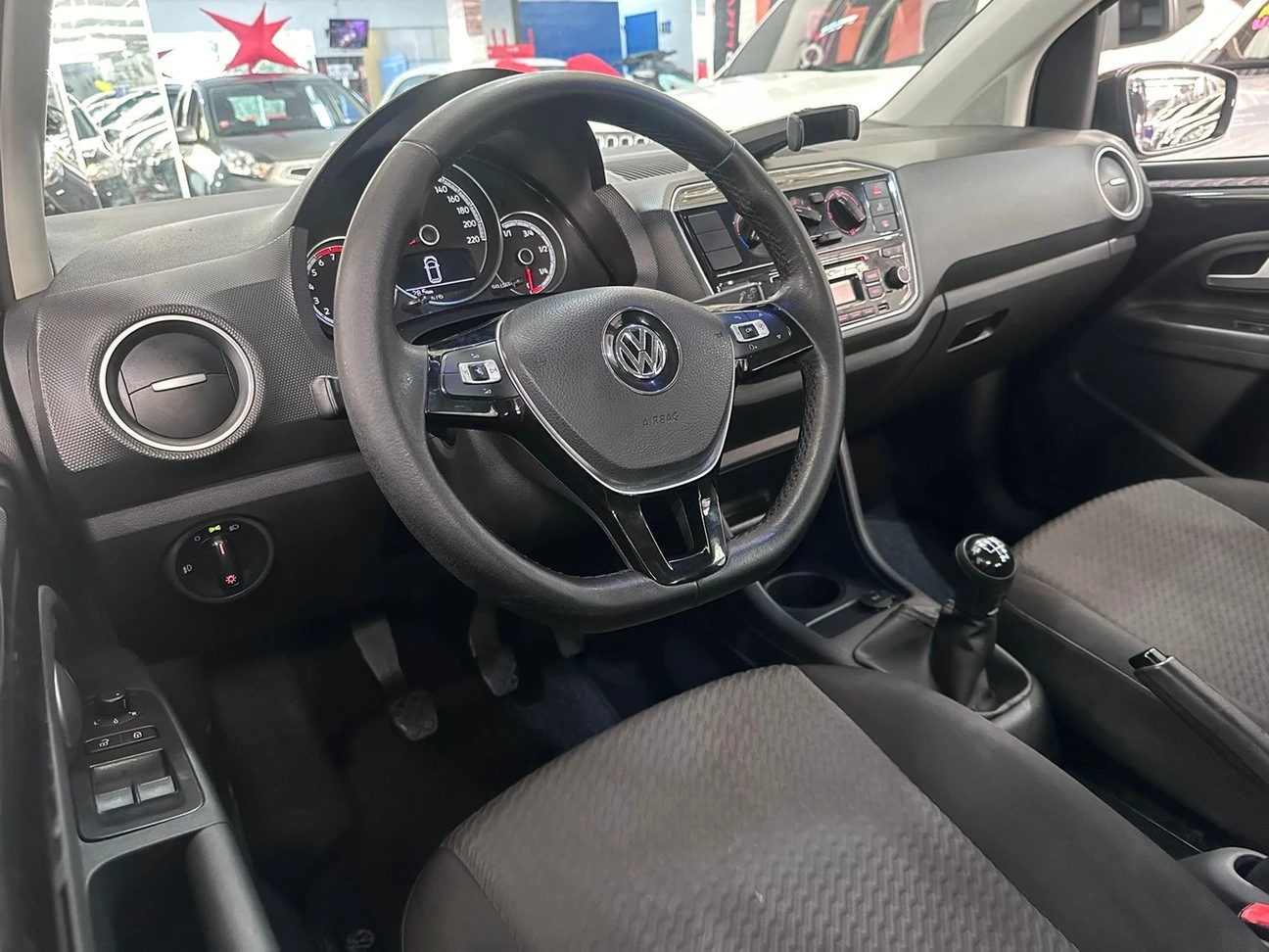 VOLKSWAGEN UP