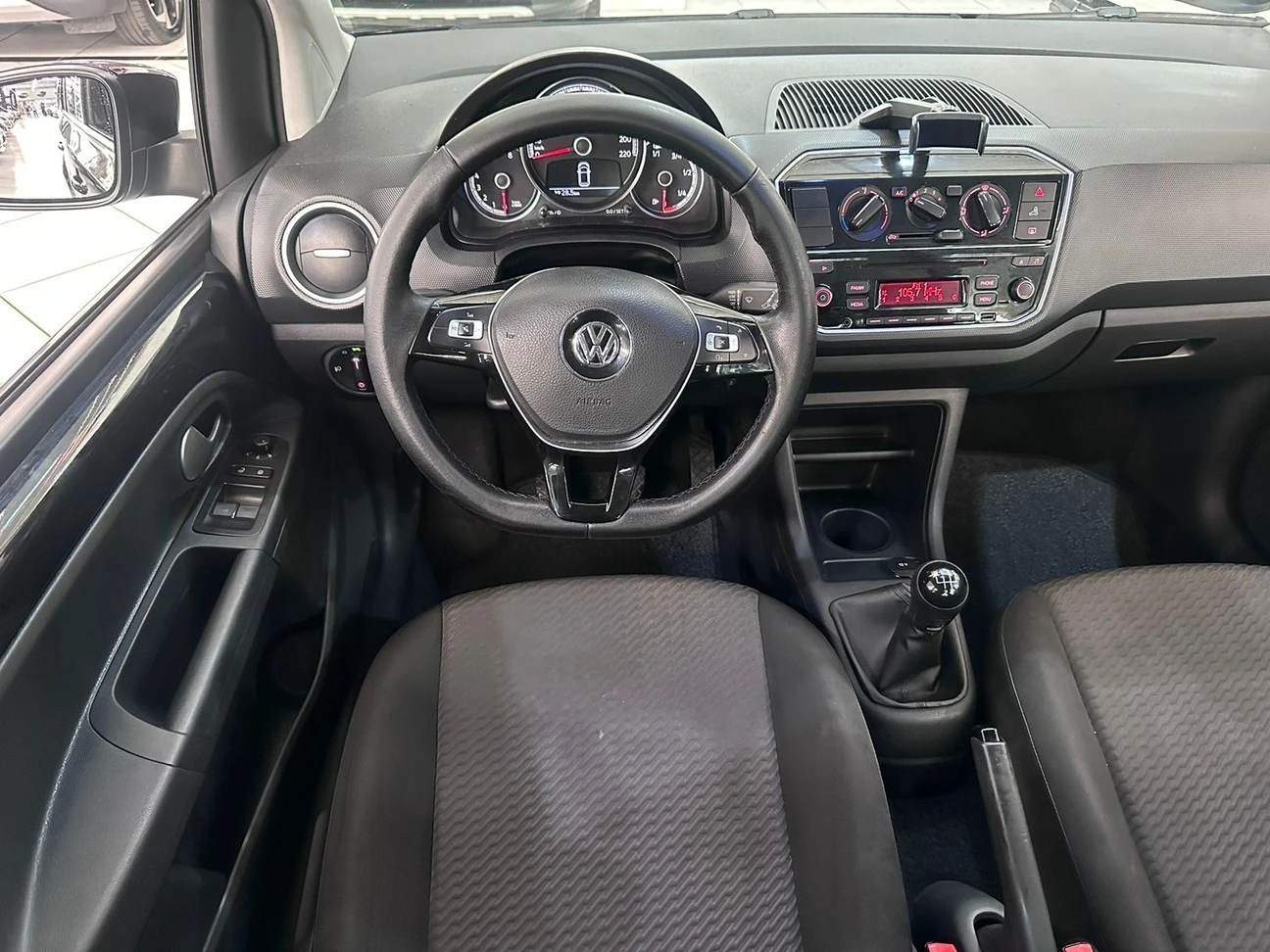 VOLKSWAGEN UP