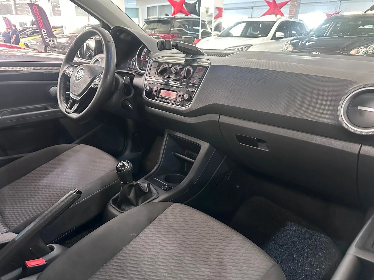 VOLKSWAGEN UP