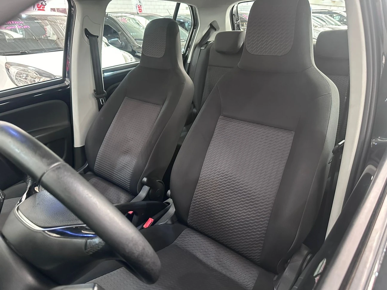 VOLKSWAGEN UP