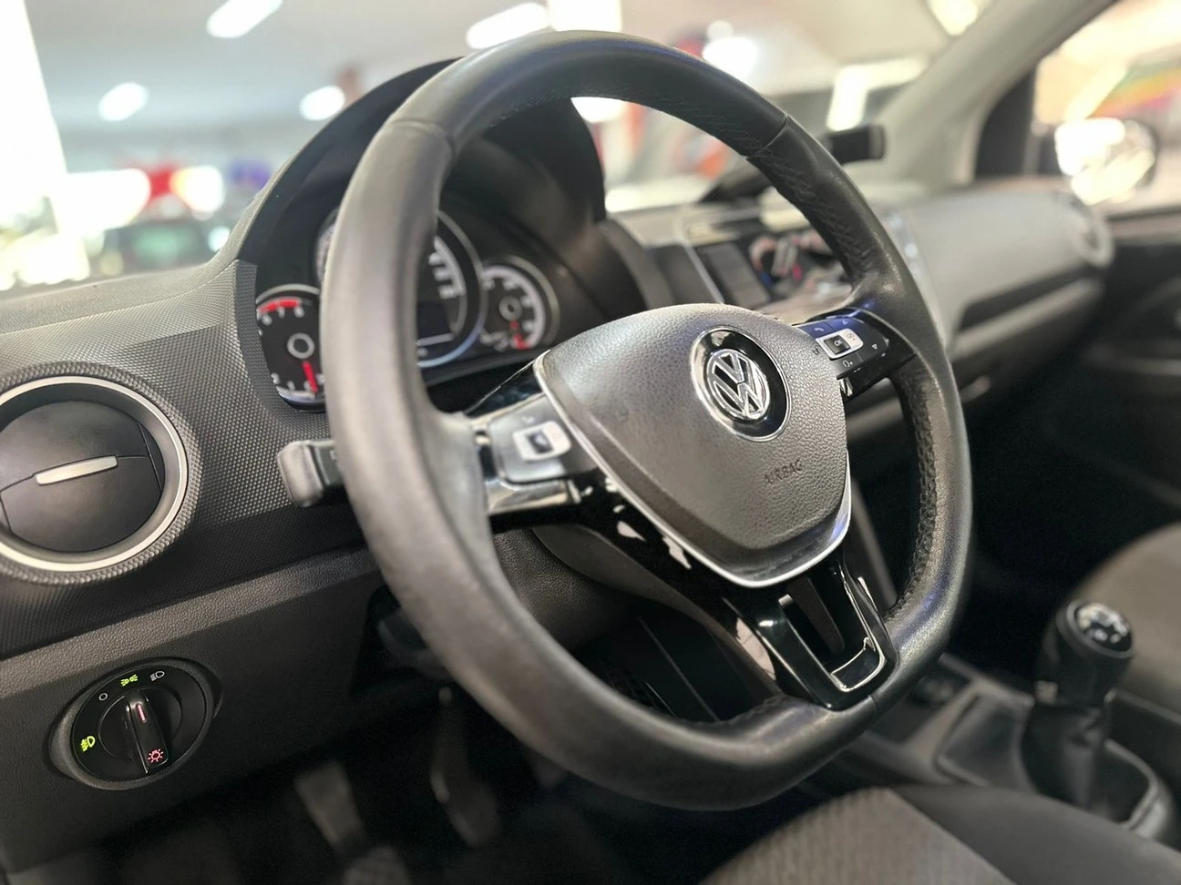 VOLKSWAGEN UP