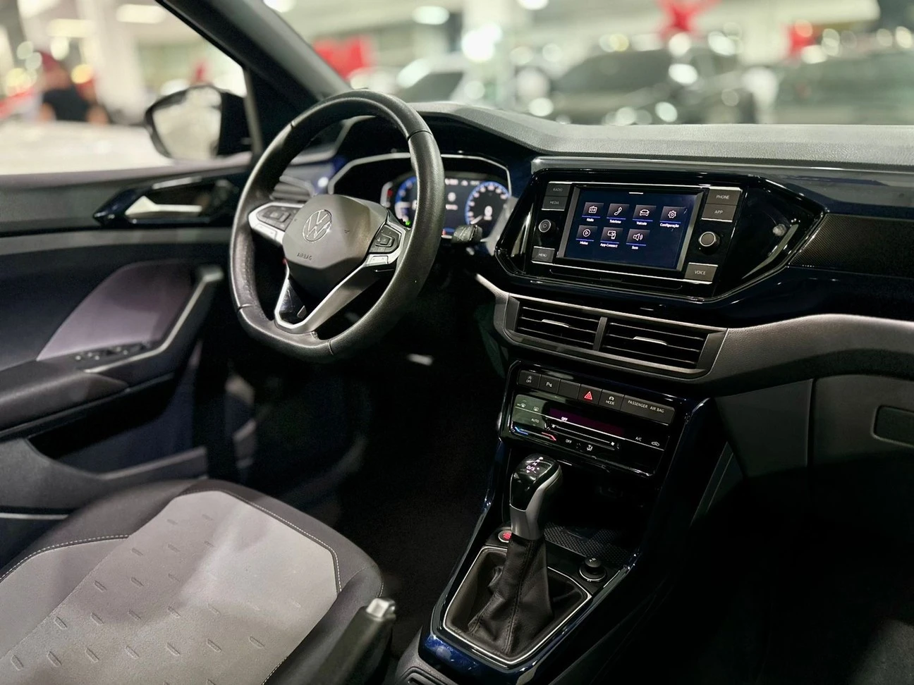 VOLKSWAGEN T-CROSS