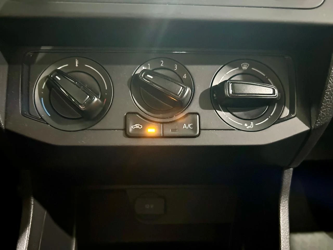 VOLKSWAGEN VOYAGE