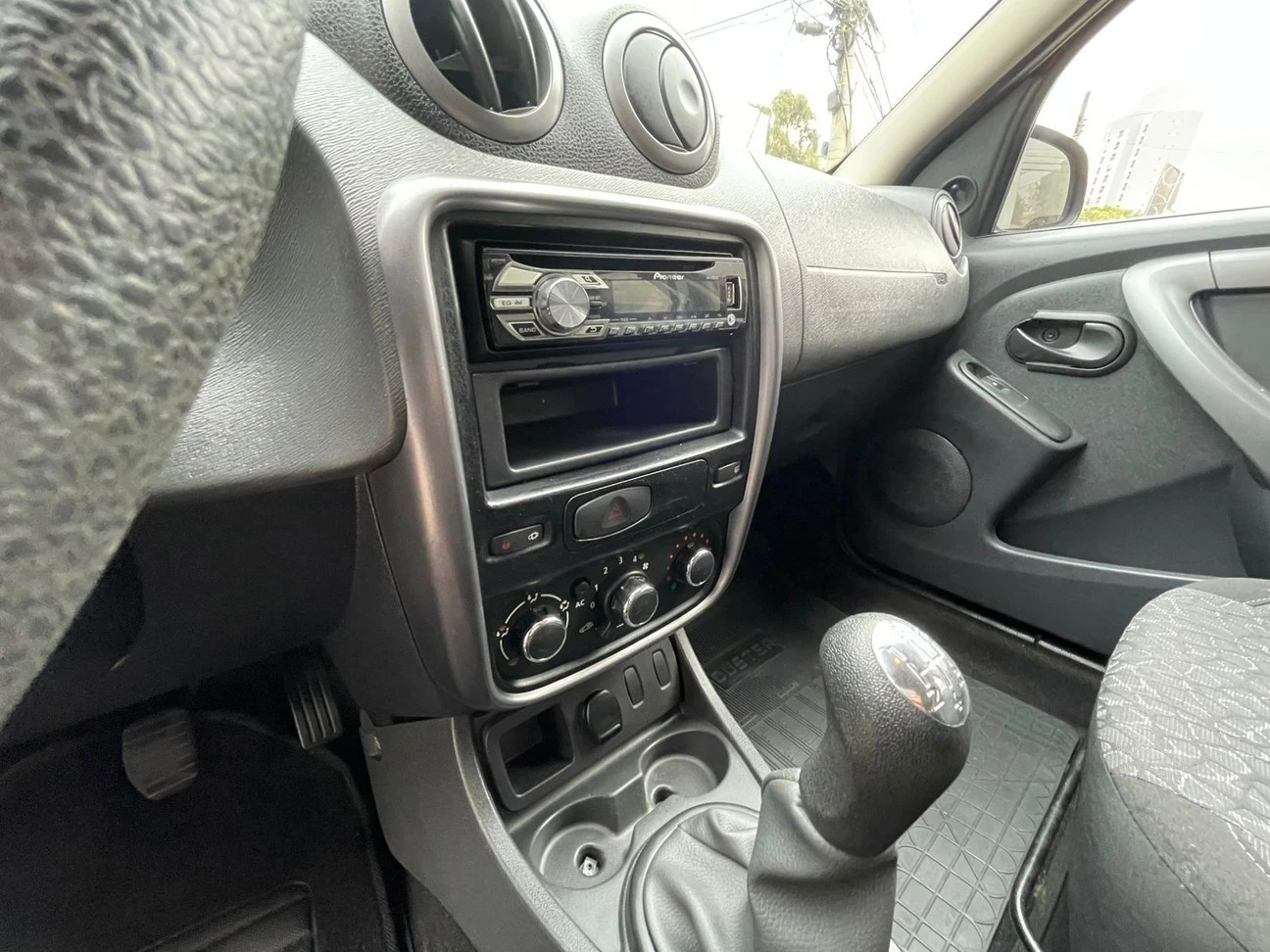 RENAULT DUSTER