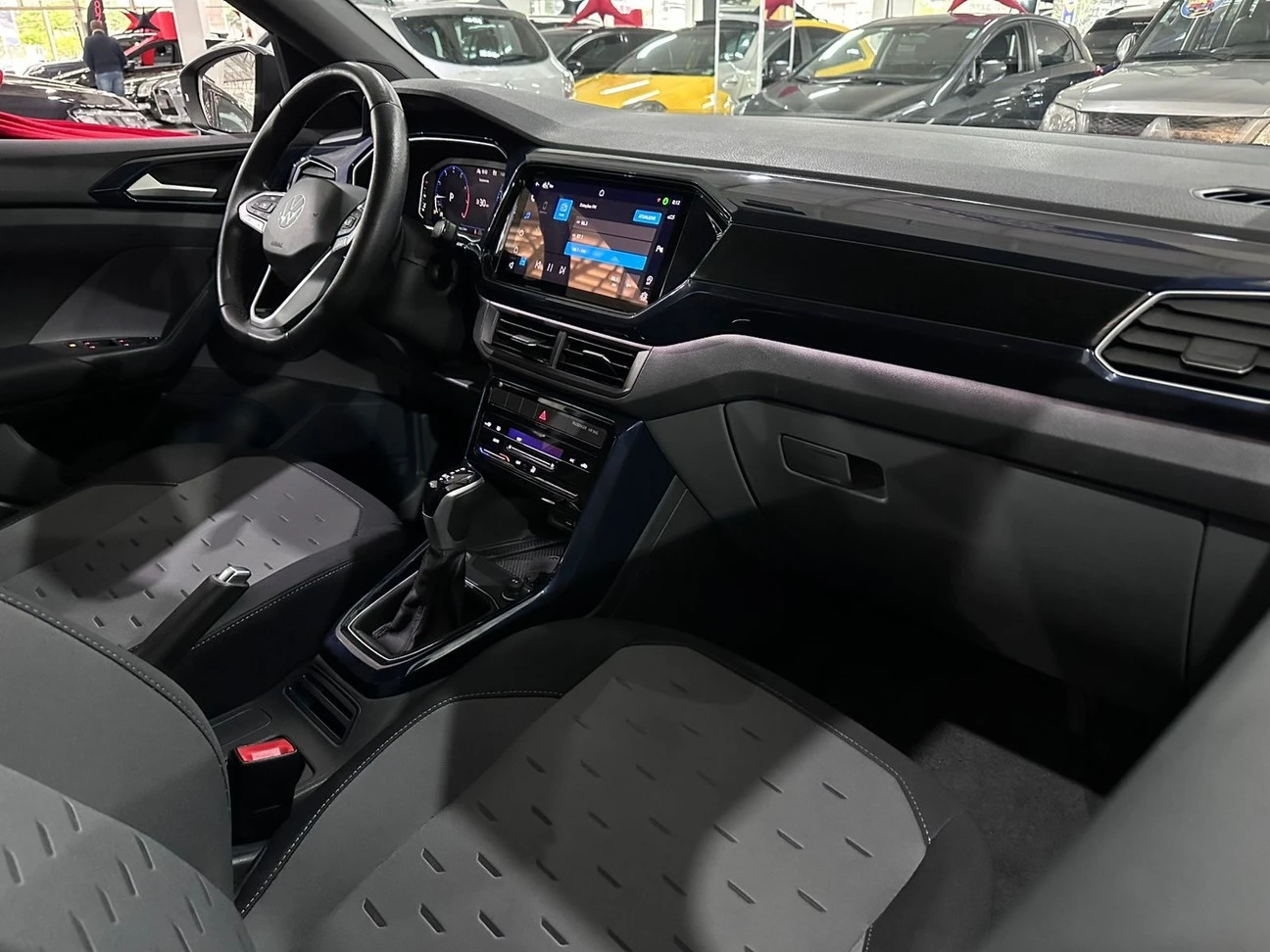 VOLKSWAGEN T-CROSS