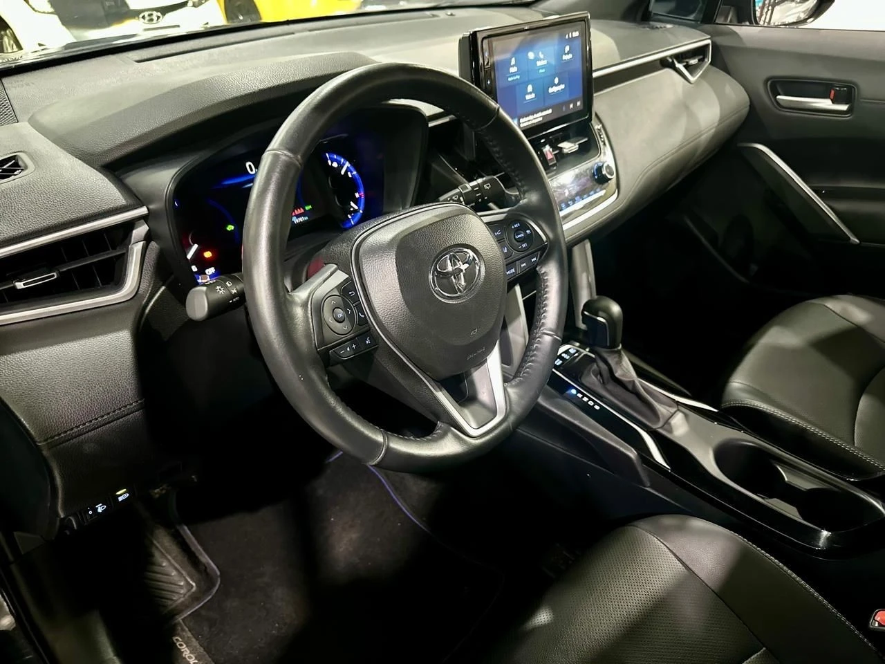 TOYOTA COROLLA CROSS