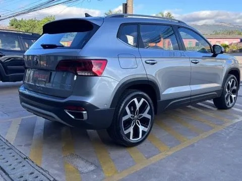 VOLKSWAGEN TAOS