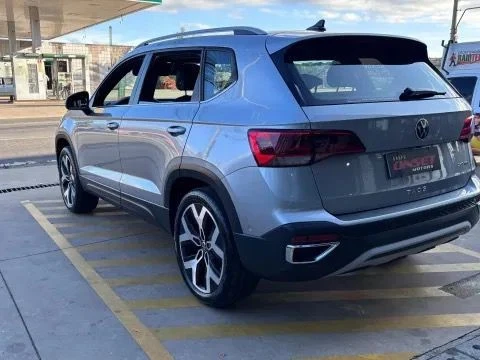 VOLKSWAGEN TAOS