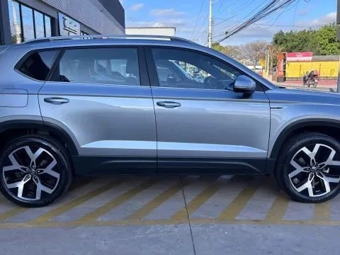 VOLKSWAGEN TAOS