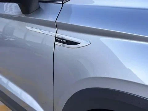 VOLKSWAGEN TAOS