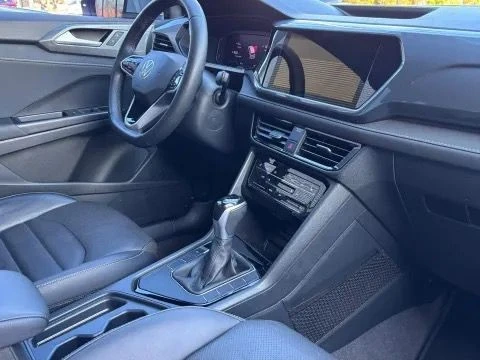VOLKSWAGEN TAOS