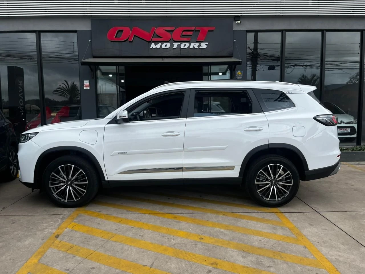 CHERY TIGGO 8