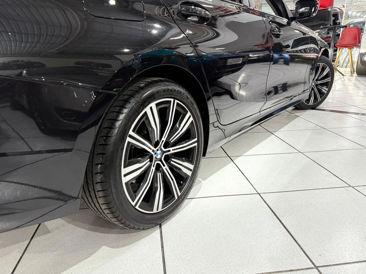 BMW 320i