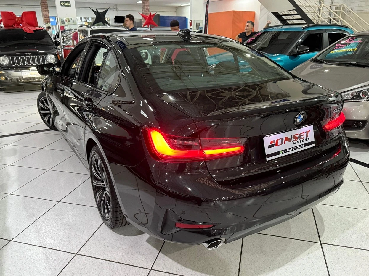 BMW 320i