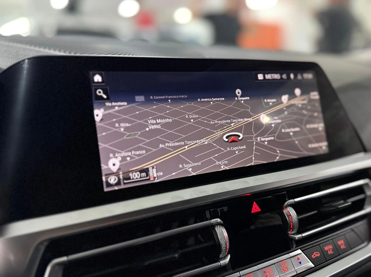 BMW 320i