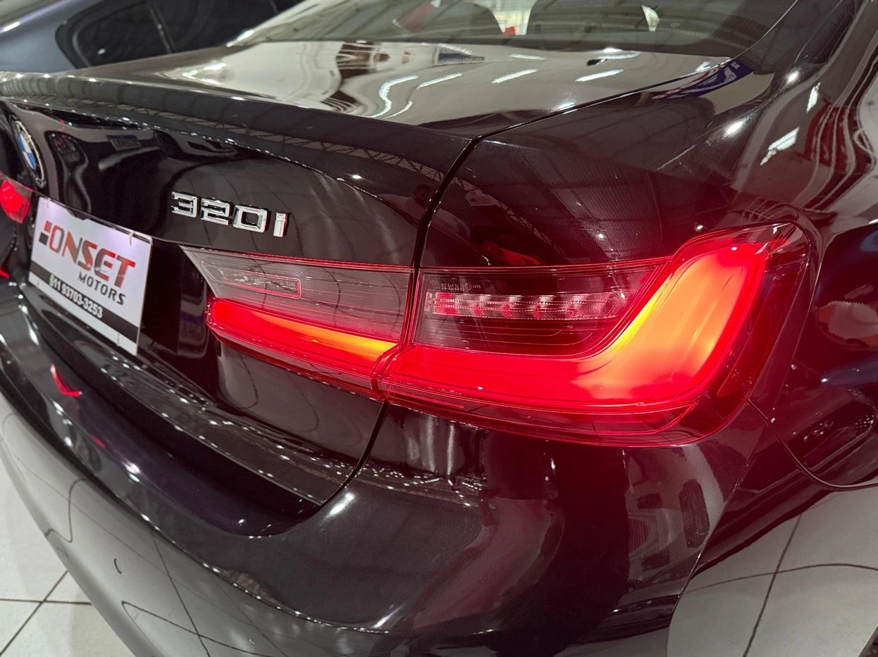 BMW 320i