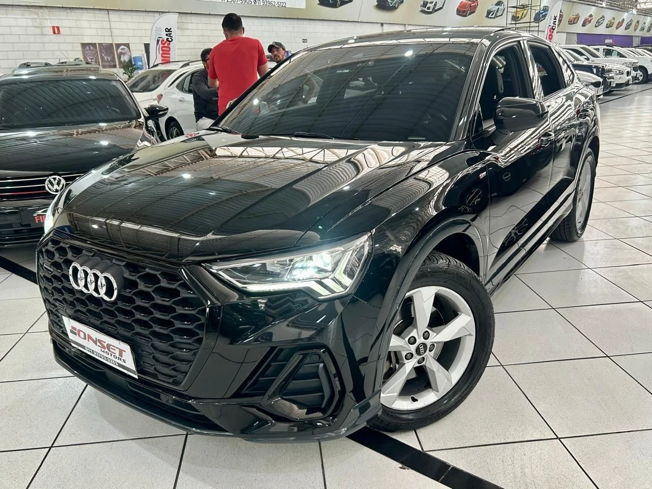 AUDI Q3