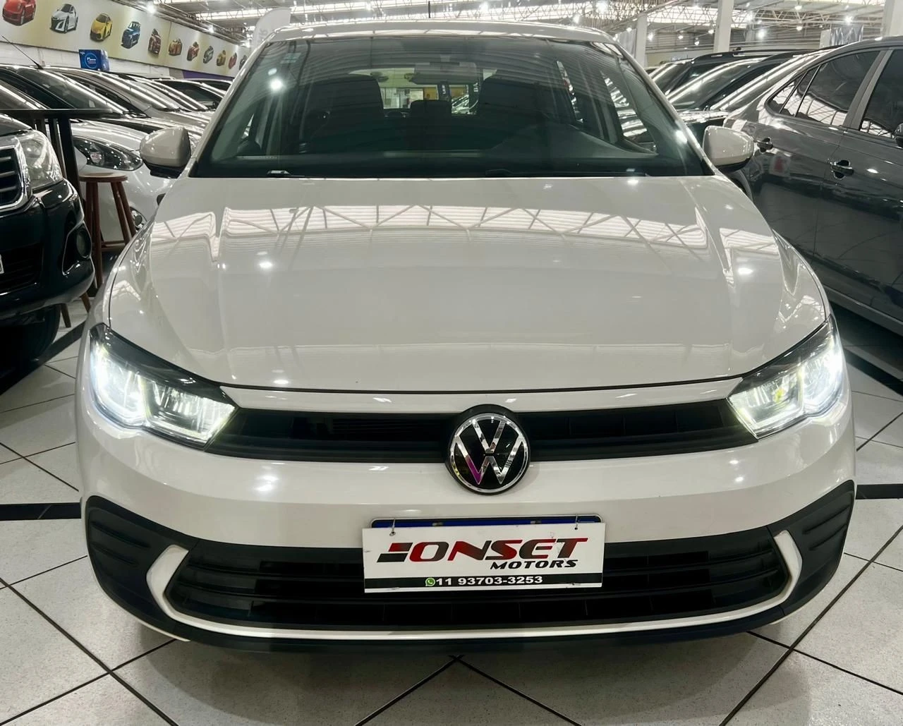 VOLKSWAGEN POLO