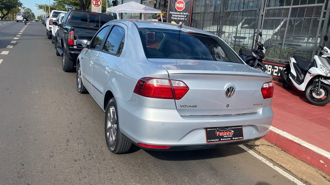VOLKSWAGEN VOYAGE
