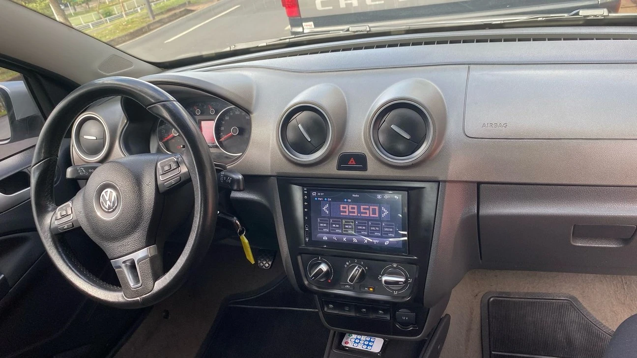 VOLKSWAGEN VOYAGE