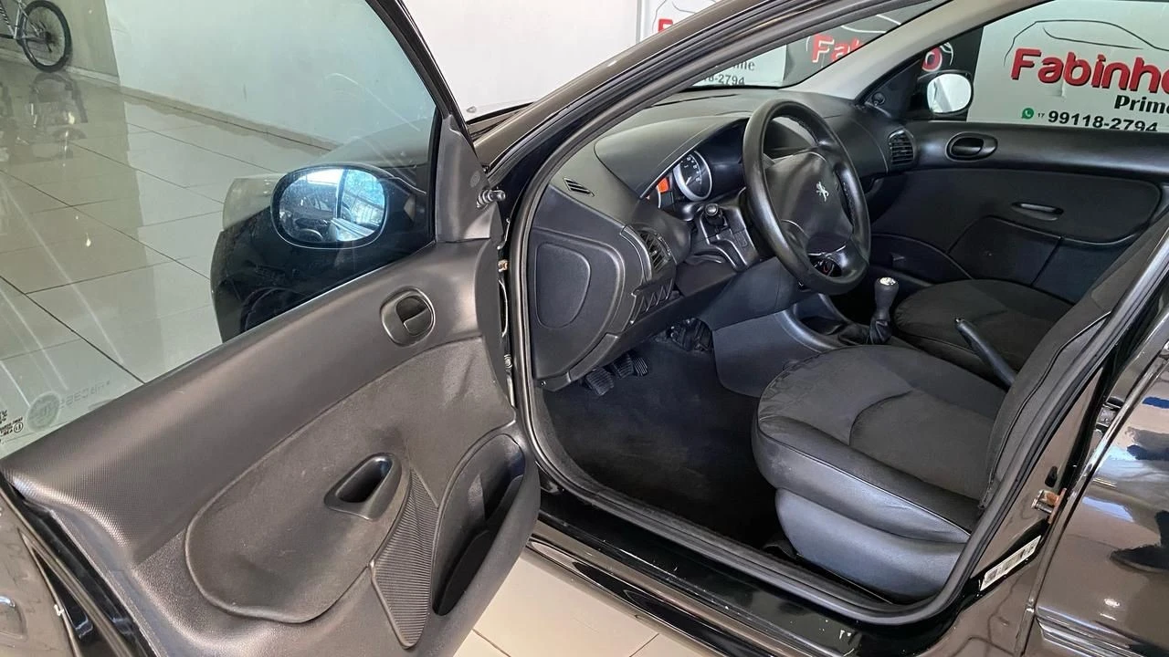 PEUGEOT 207