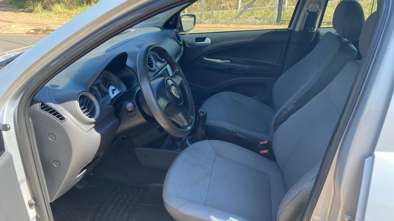 VOLKSWAGEN GOL