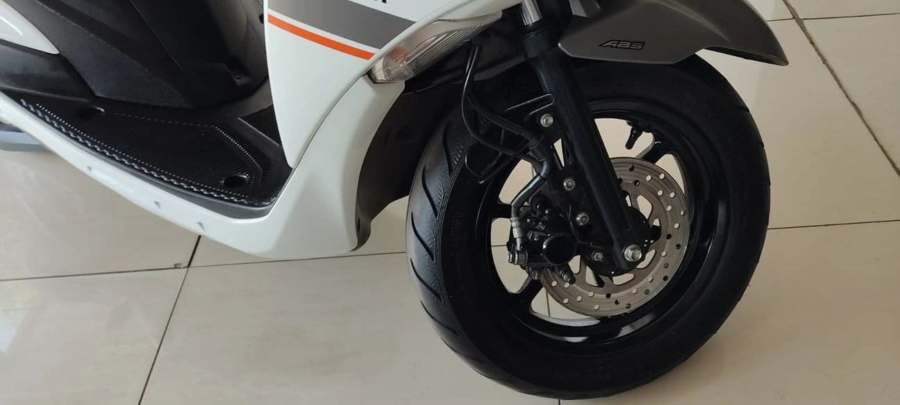 YAMAHA FLUO 125 ABS