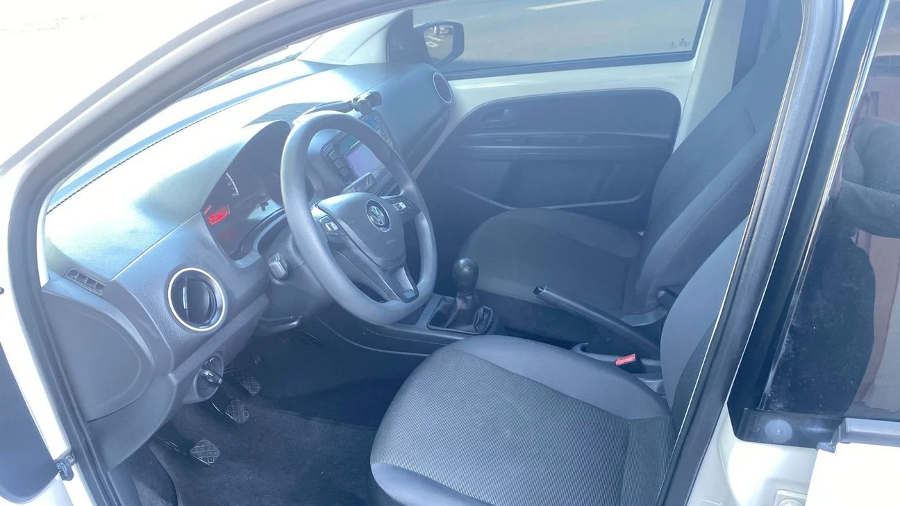 VOLKSWAGEN UP