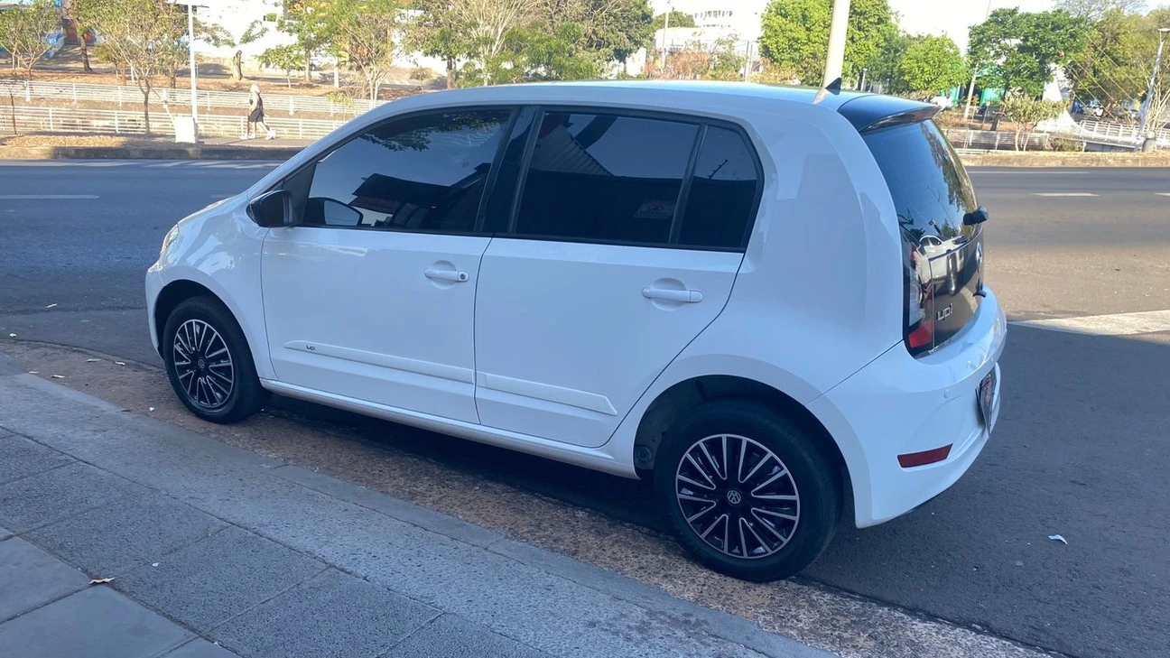 VOLKSWAGEN UP