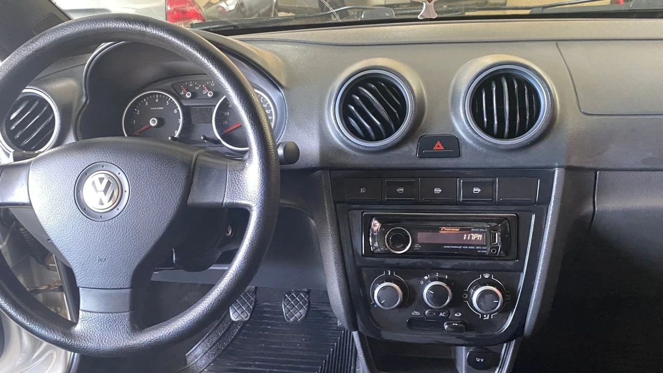 VOLKSWAGEN GOL