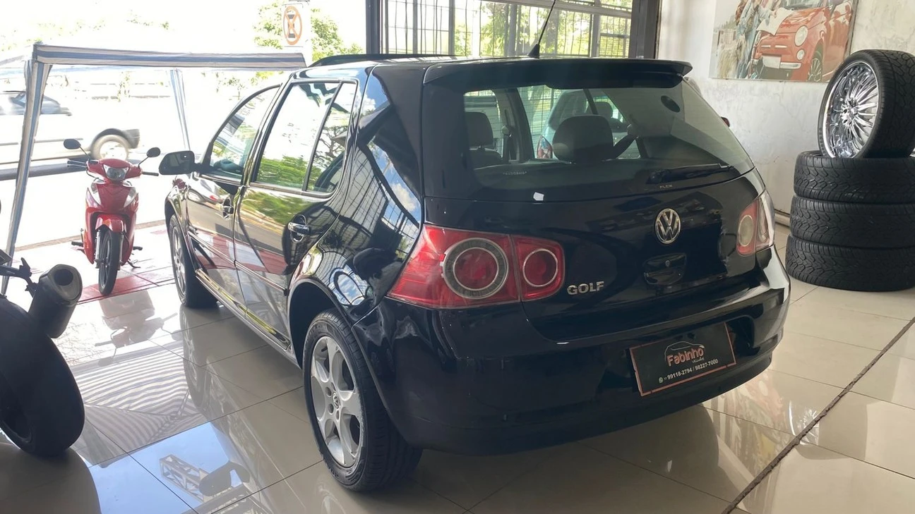 VOLKSWAGEN GOLF