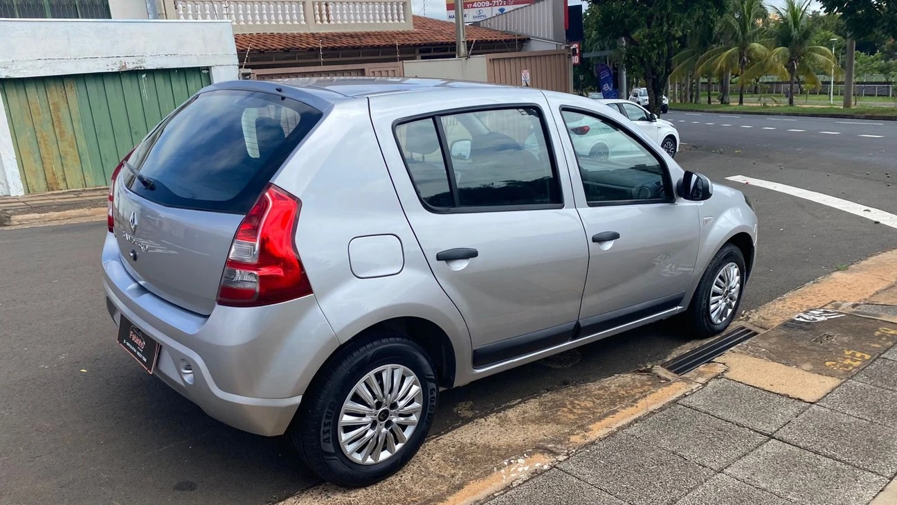 RENAULT SANDERO