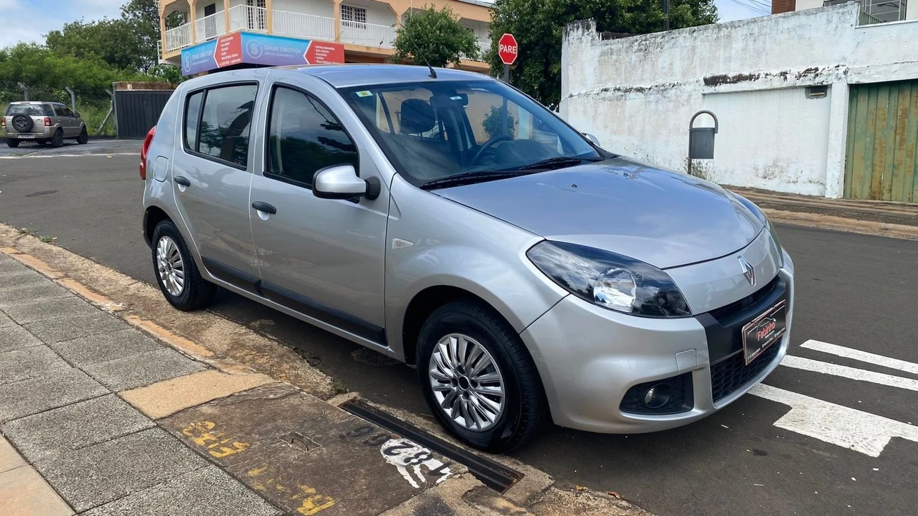 RENAULT SANDERO