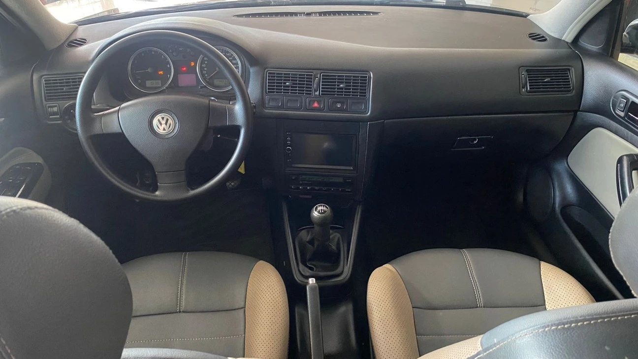 VOLKSWAGEN GOLF