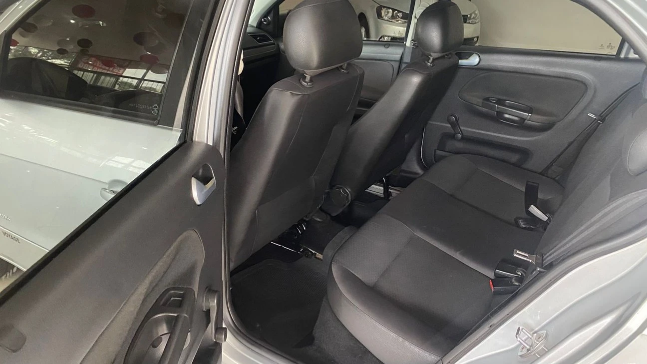 VOLKSWAGEN VOYAGE