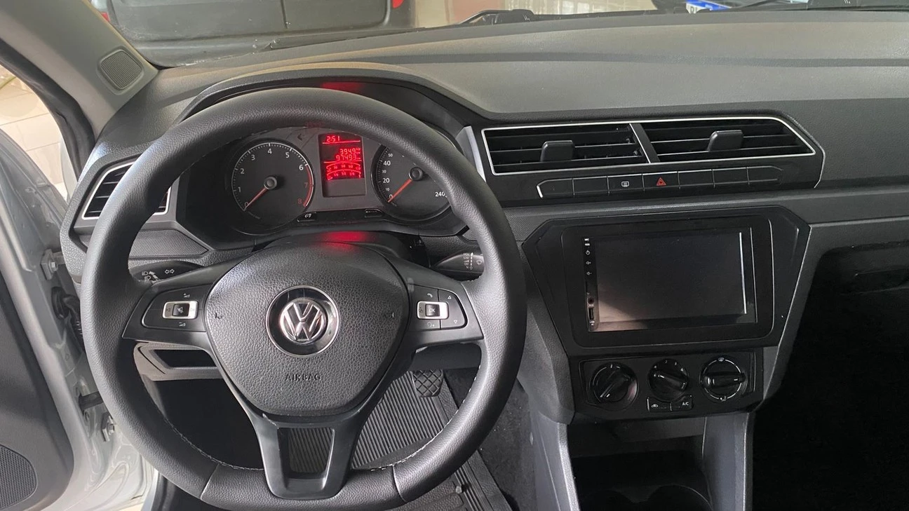 VOLKSWAGEN VOYAGE