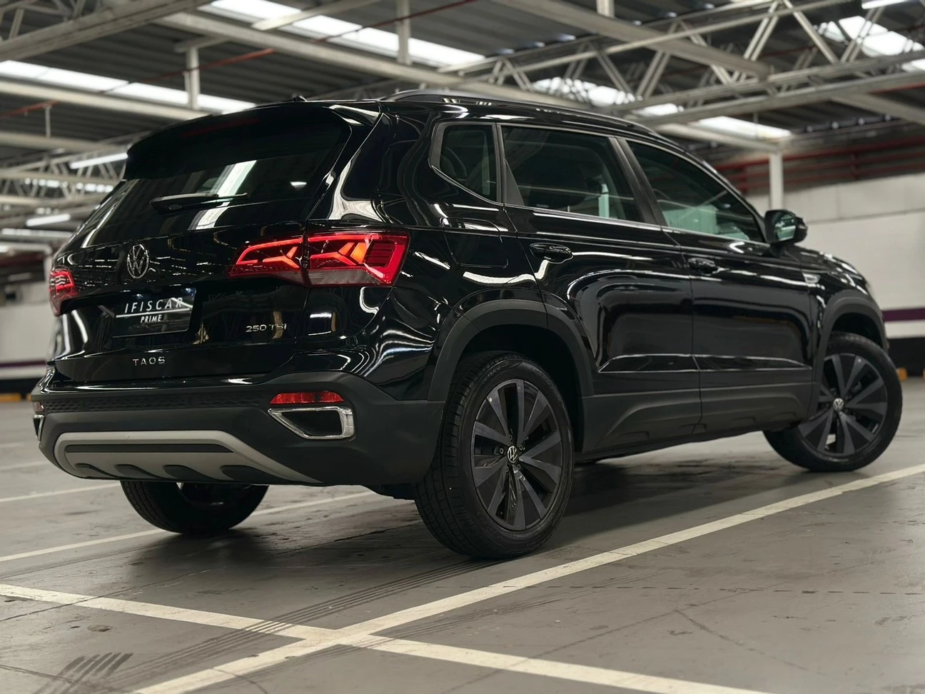 VOLKSWAGEN TAOS