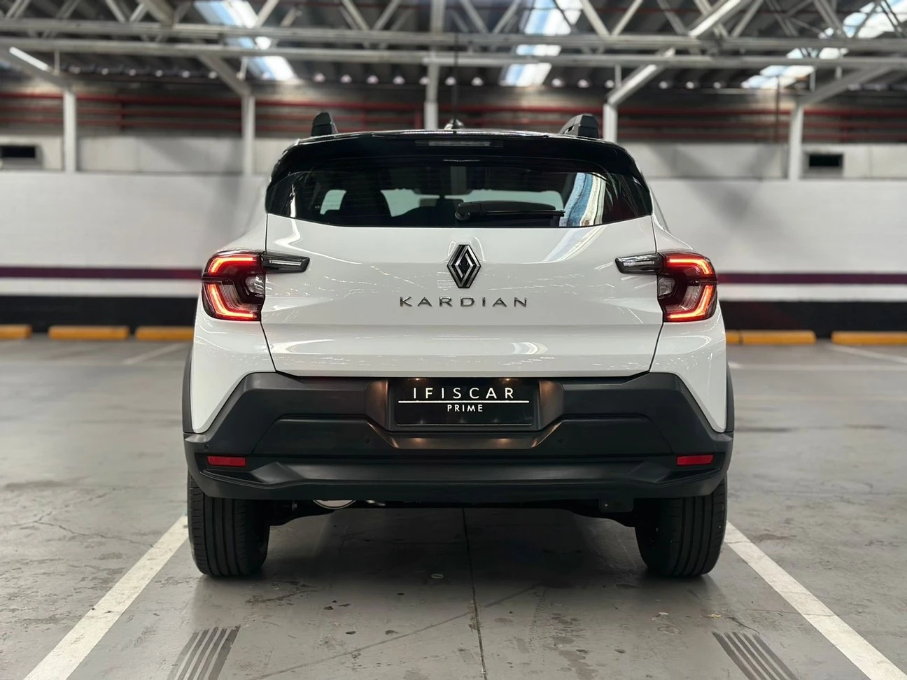 RENAULT JUVAQUATRE