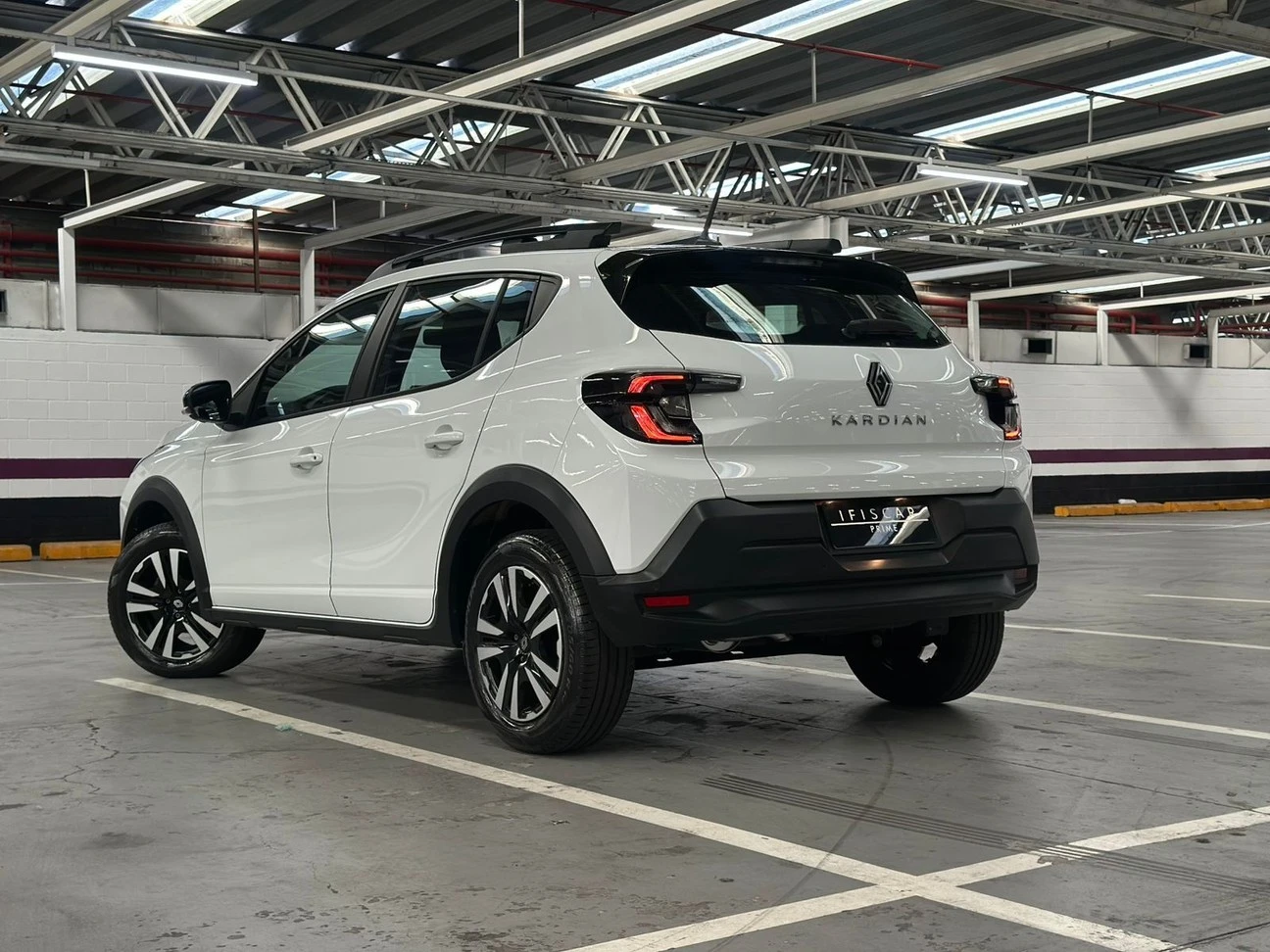RENAULT JUVAQUATRE