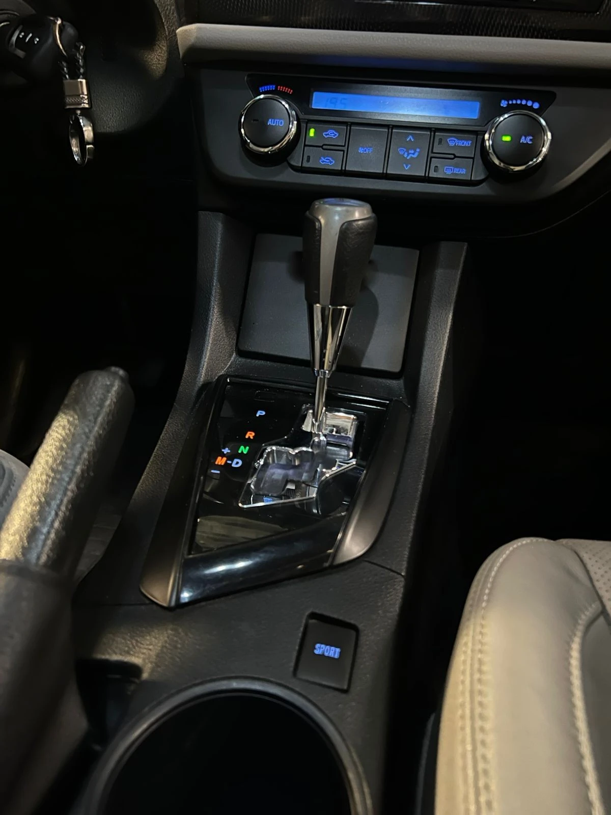 TOYOTA COROLLA