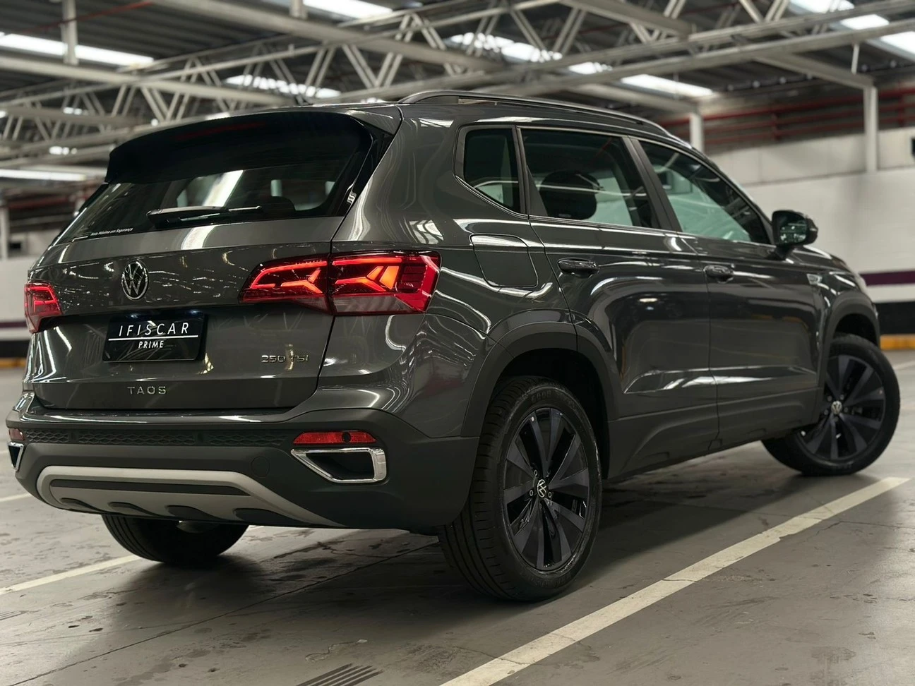 VOLKSWAGEN TAOS