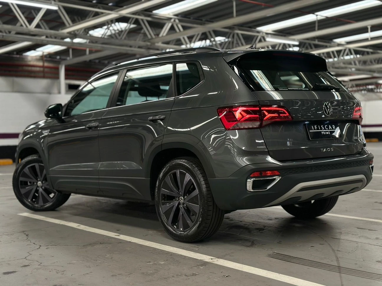 VOLKSWAGEN TAOS