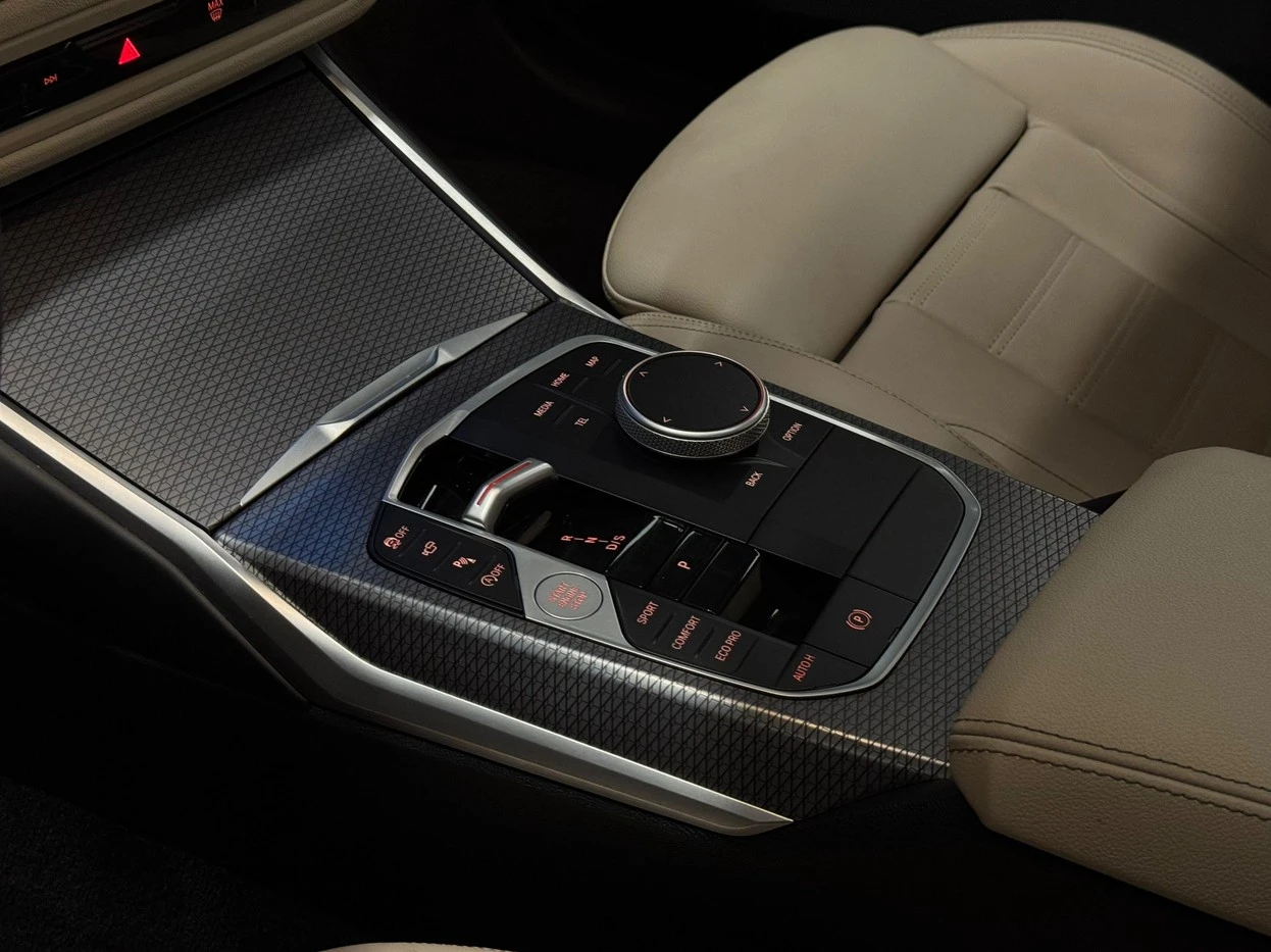 BMW 320I